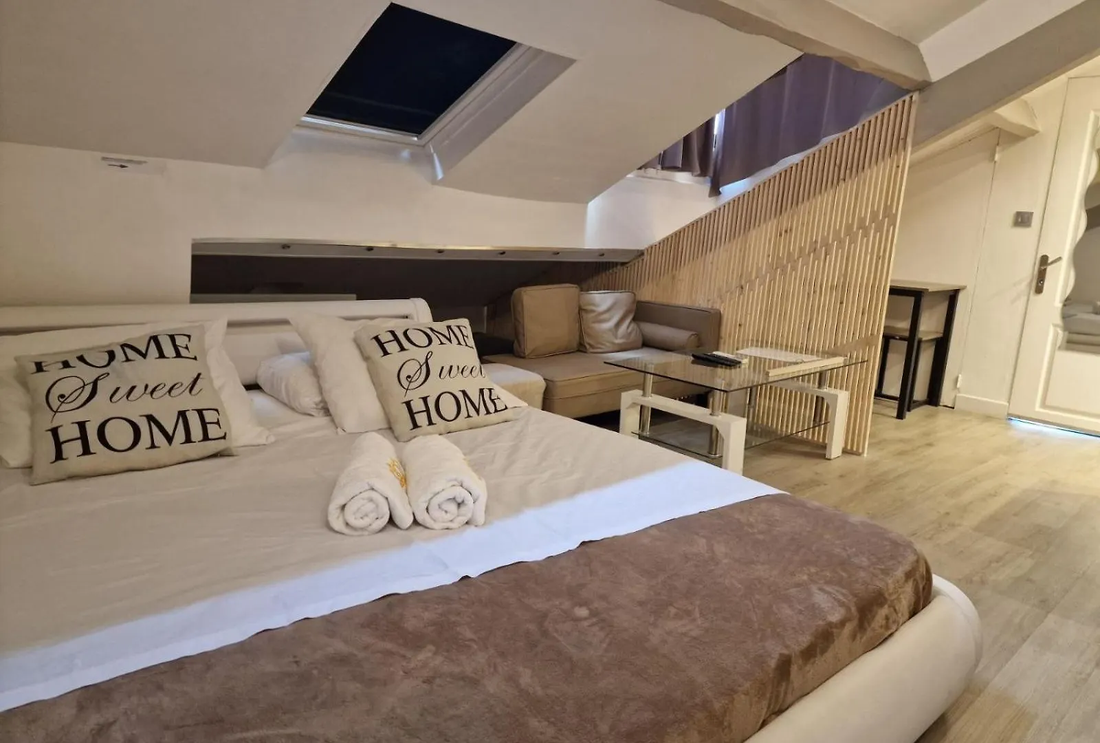 Studio 2 Adultes Quartier Vip, Mer Et Commerce Sur Place ,Et Mini Chambre 1 Enfant 6 Ans Max location